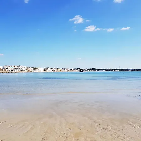 Air-conditioned Sleeps 12 Torre Cesarea *