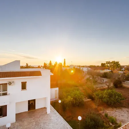 Air-conditioned Sleeps 12 Torre Cesarea Porto Cesareo
