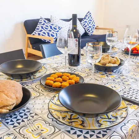 Air-conditioned Sleeps 12 Torre Cesarea