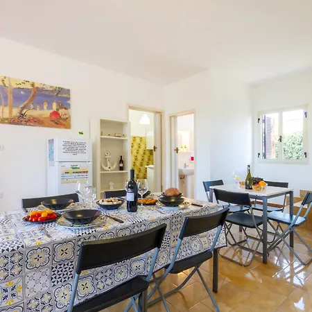 Holiday home Air-conditioned Sleeps 12 Torre Cesarea