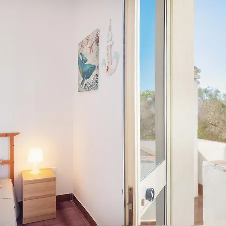 Air-conditioned Sleeps 12 Torre Cesarea Holiday home *